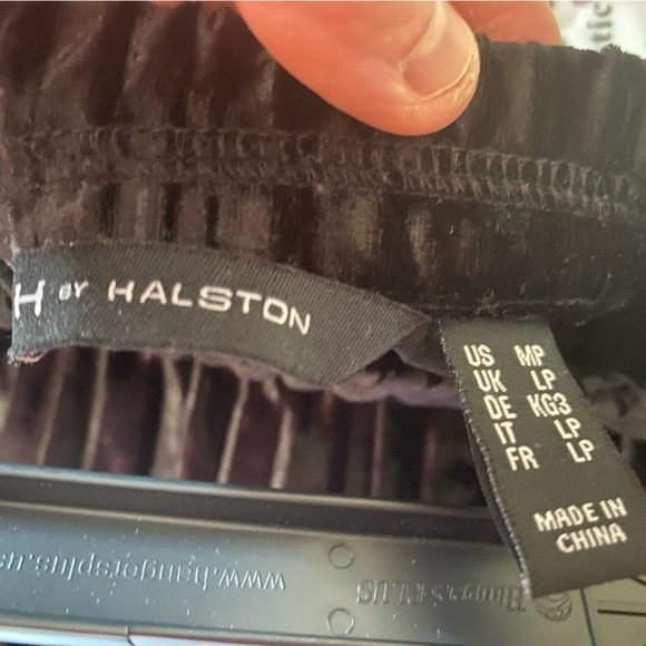 H By Halston Black Velvet Pleated Pants M - Picture 4 of 5